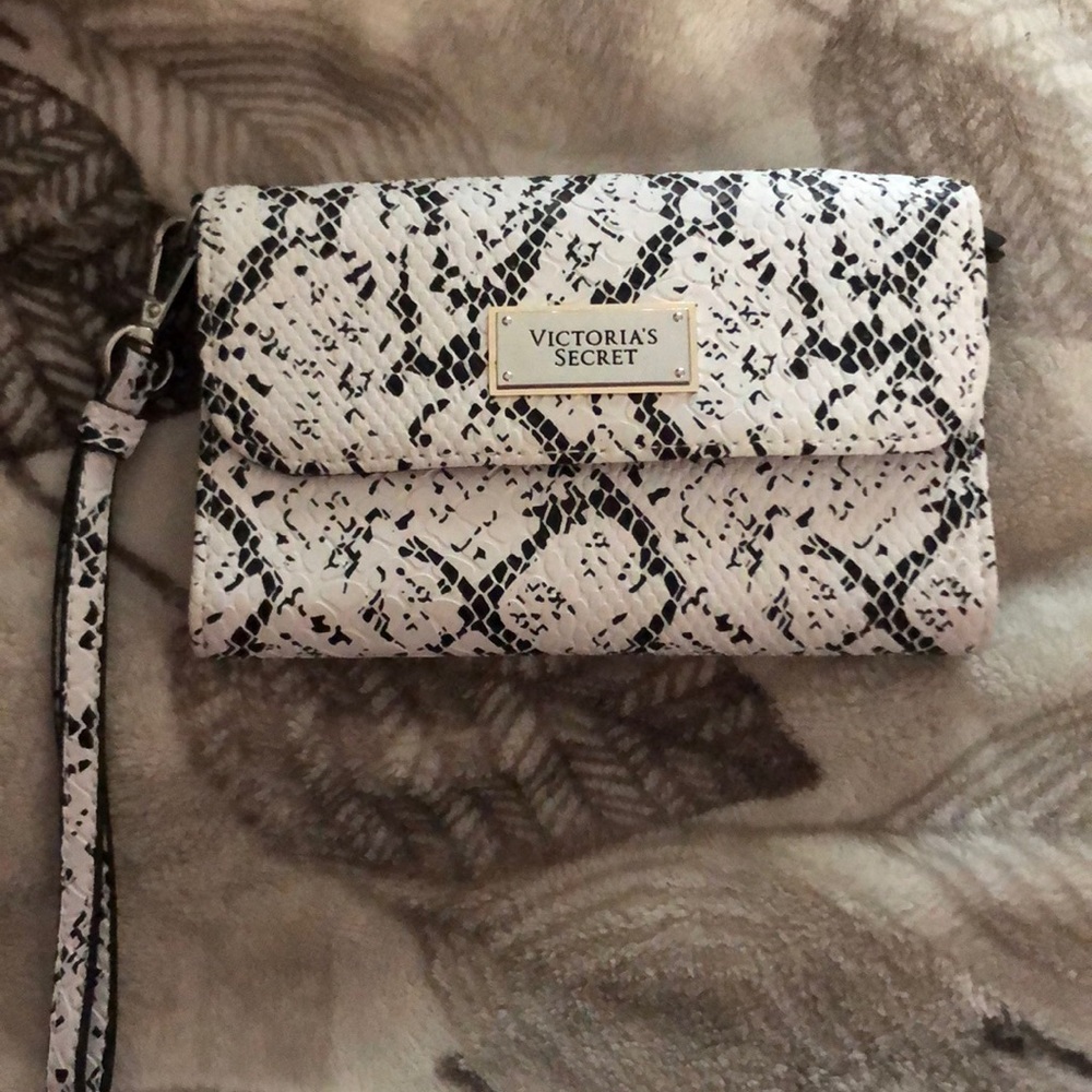 A Victoria’s Secret phone wallet